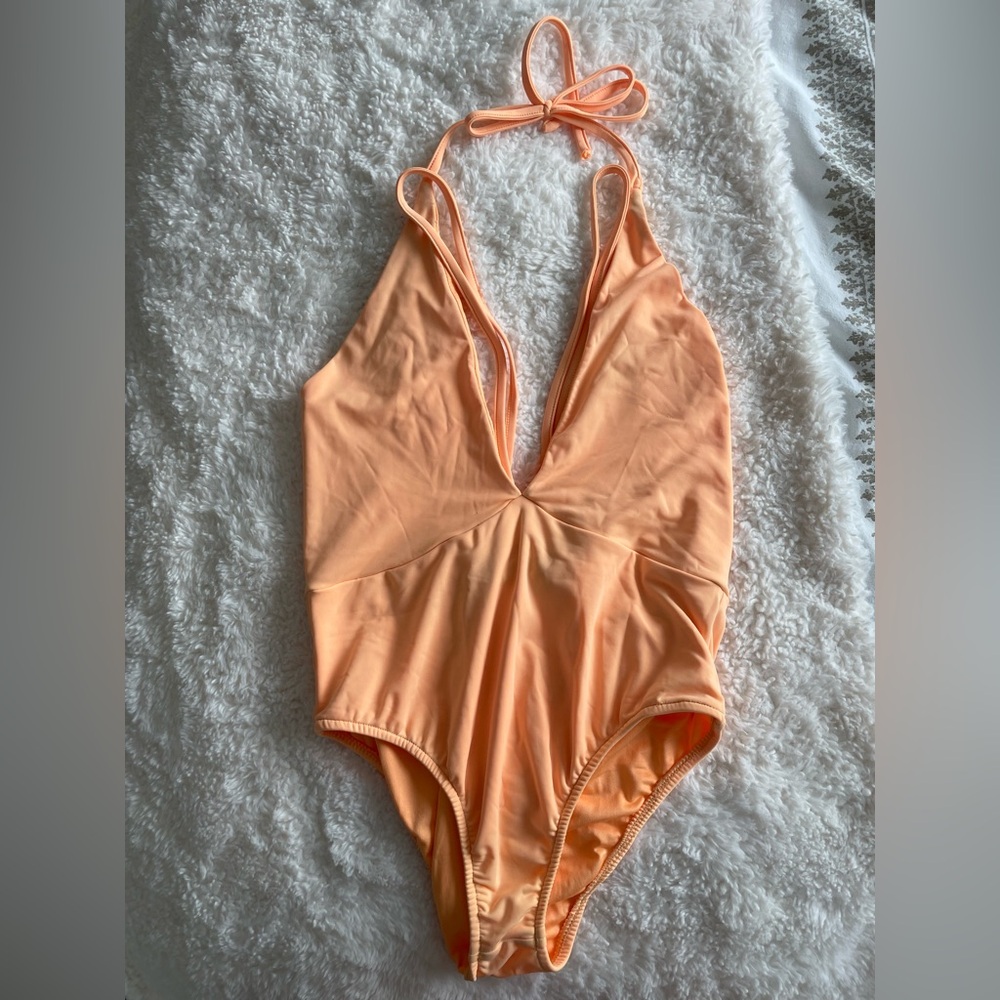 Feather 11 Light Orange One Piece Strappy Swimsuit Size Medium